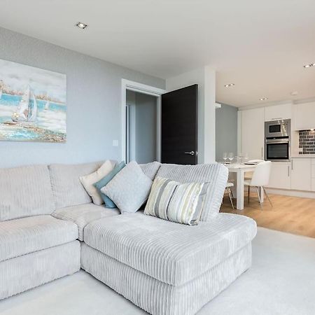 Stunning 2 Bed Apartment, Fabulous Sea View & 2 Minutes To Beach With Parking Bournemouth Luaran gambar