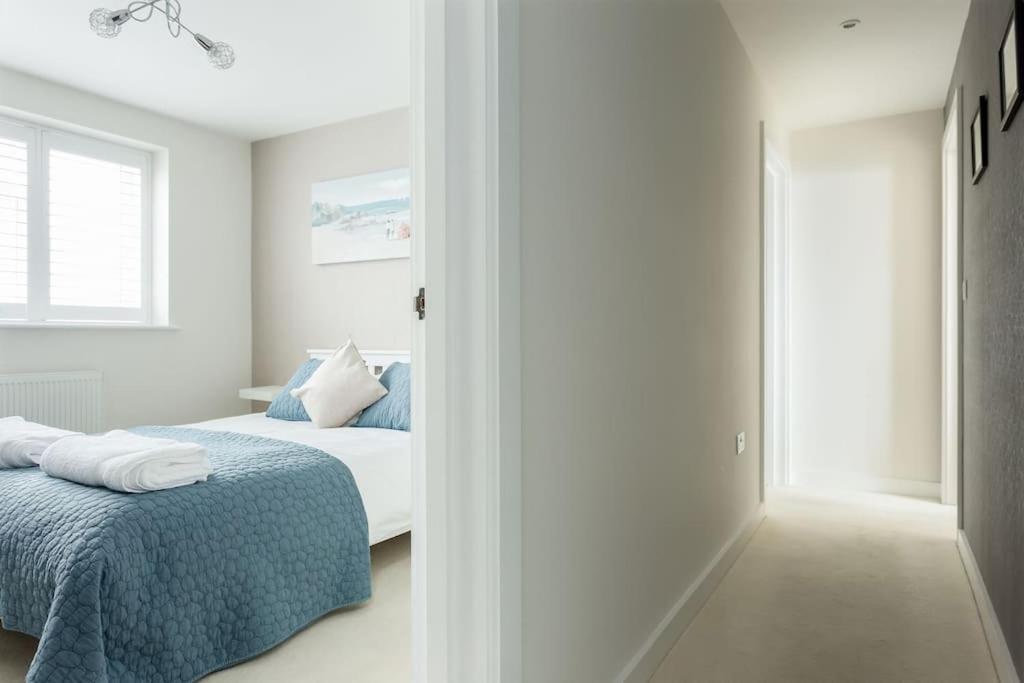 Stunning 2 Bed Apartment, Fabulous Sea View & 2 Minutes To Beach With Parking Bournemouth Luaran gambar
